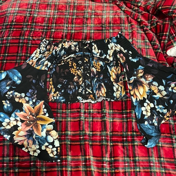 Blusa - Picture 1 of 1